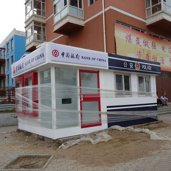 成都交警崗?fù)?/></p><p>二、尺寸：</p><p>警察員額的規(guī)模取決于其安置面積和工作人數(shù)。車站鐵警崗?fù)ゎ伾捎枚喾N搭配方式，可根據(jù)實際用途及建筑物風(fēng)格個性化選擇相應(yīng)的配套設(shè)施。高速交警崗?fù)げ捎孟冗M的氬弧精焊技術(shù)和特殊防水工藝，克服了普通產(chǎn)品防水性能差的缺陷。治安警用崗?fù)ぷ置胬斫饩褪菎徤诠ぷ鞯男》孔印Ｔ谲噲龉芾碇校瑣復(fù)こ３Ｒ卜Q之為收費亭，是停車場管理人員收取停車費的工作場所，除此以外還可用作小區(qū)保安門衛(wèi)值班室，在部隊是士兵站崗的地方，內(nèi)部配置收費電腦等收費平臺。</p><p>三、顏色：</p><p>交警崗?fù)ね庥^的顏色信息一般的要與其放置的環(huán)境相融合。所以我們選擇社區(qū)交警崗?fù)ゎ伾雌渲車沫h(huán)境，這樣學(xué)生才能充分體現(xiàn)中國交警崗?fù)さ拿烙^度</p><p>四、外觀：</p><p>警務(wù)正方形，橢圓形，不規(guī)則的，環(huán)形的，并且其他模型展臺外觀，根據(jù)周圍的個人愛好和環(huán)境這一般可達的決定。</p><p>五、配置：</p><p>成都交警崗?fù)び猛静煌渲貌煌?.這應(yīng)根據(jù)警察所使用的面積及其使用情況來確定。</p><p>以上五點是定制交警崗?fù)さ囊恍﹩栴}主要工作要點，希望能給社會有用的人士可以帶來一點建議。</p>  <p>
    網(wǎng)站欄目：<a href=